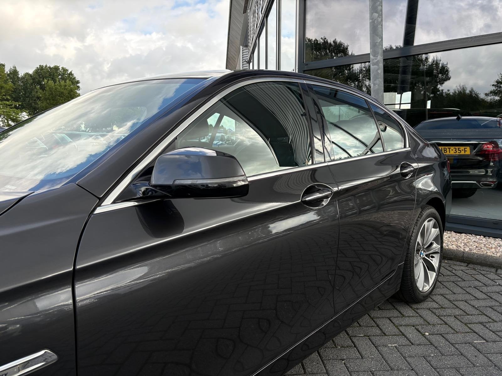 BMW 5-serie 520i Luxury Edition | Stoelverwarming | Memory |, Auto's, Automaat, Gebruikt, 4 cilinders, 2000 kg