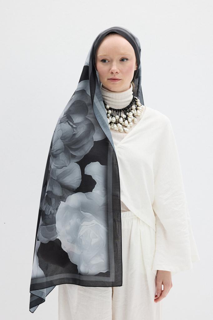 Lotus Soft Collection Premium Sjaal - Zwart/Wit Bloemen, Ophalen of Verzenden, Nieuw, Sjaal