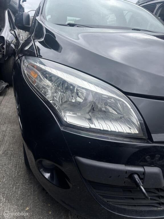 Koplamp rechts Renault Megane Estate III ('09-'16), Auto-onderdelen, Gebruikt, Renault, Ophalen of Verzenden, Renault