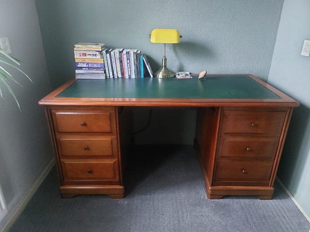 Mooi klassiek bureau Engelse stijl, Huis en Inrichting, Bureaus, Ophalen, Gebruikt, 155 cm, Hout