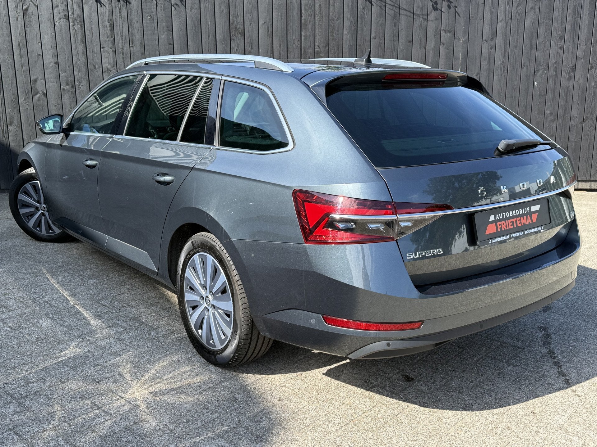 Skoda Superb Combi 1.4 TSI iV Business Edition Plus, Auto's, 12 maanden, Stof, Gebruikt, Zwart