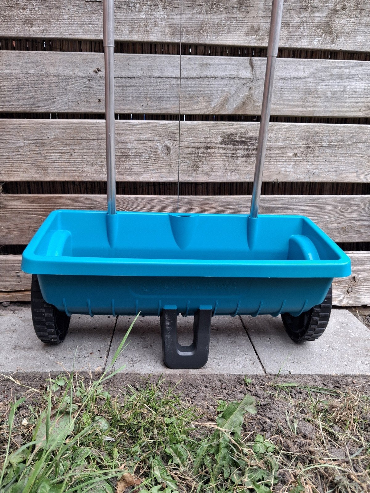 Gardena kunstmest strooier / gardena strooiwagen, Ophalen, Zo goed als nieuw
