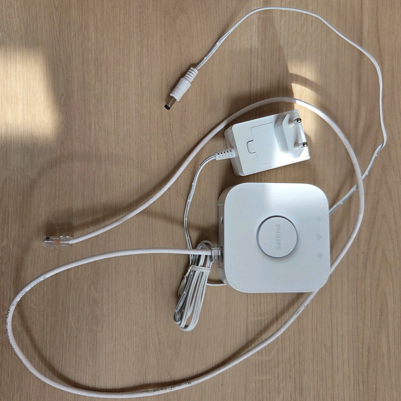 Philips Hue Bridge met adapter en ethernetkabel, Ophalen of Verzenden, Zo goed als nieuw
