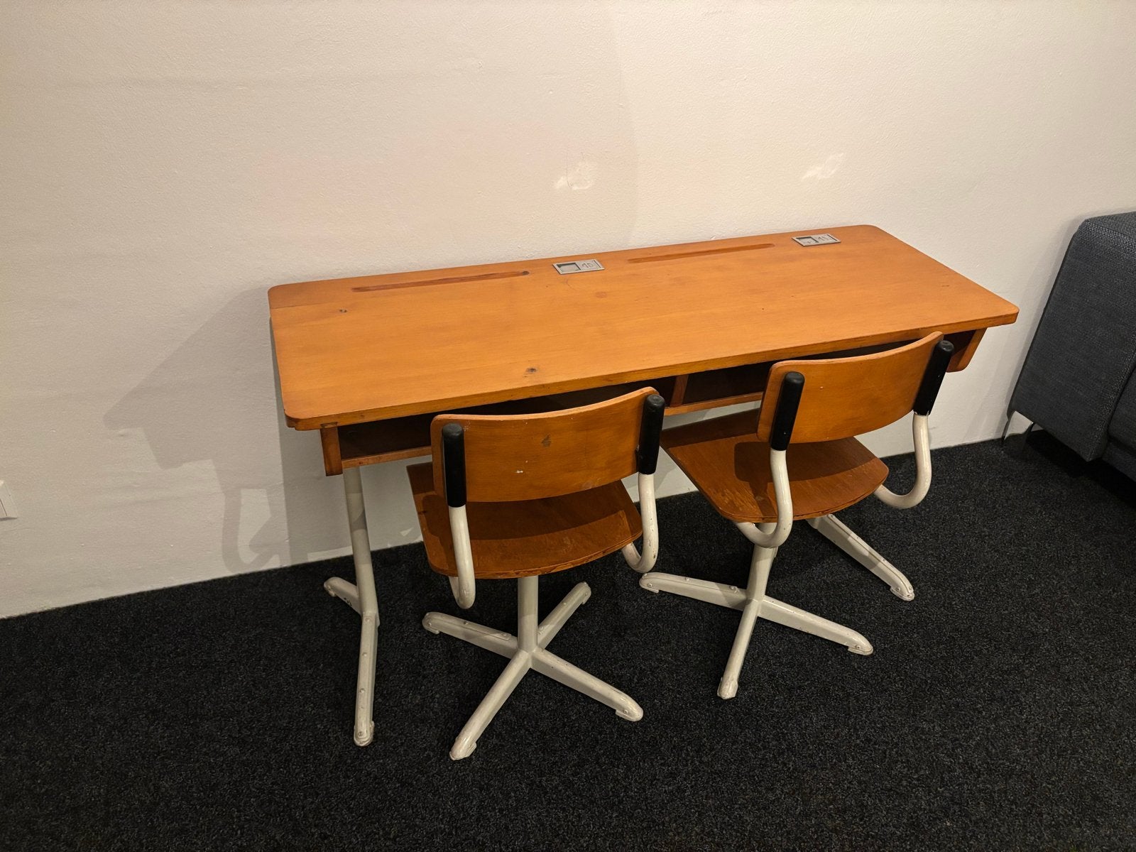 Antiek schoolbankje met stoelen - Mesbank Wijchen, Ophalen