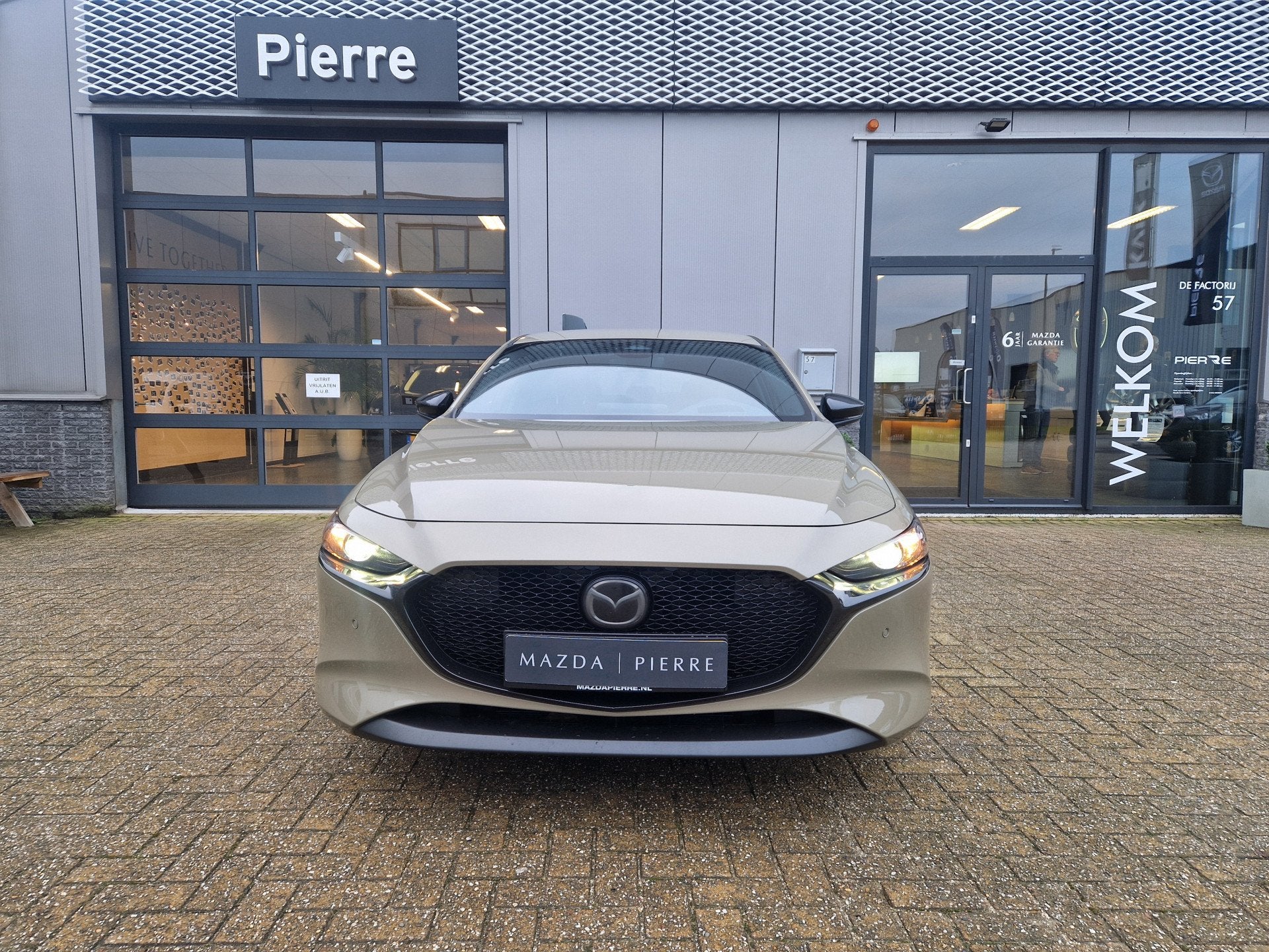 Mazda 3 2.5 e-SkyActiv-G 140 M Hybrid Nagisa | AUTOMAAT | DE, Dealer onderhouden, Gebruikt, 4 cilinders, Automatische klimaatregeling