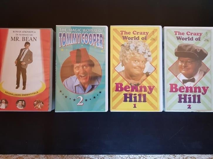 4 x Video's Humor 
Mr Bean, Benny Hill,Tommy Cooper, Ophalen of Verzenden