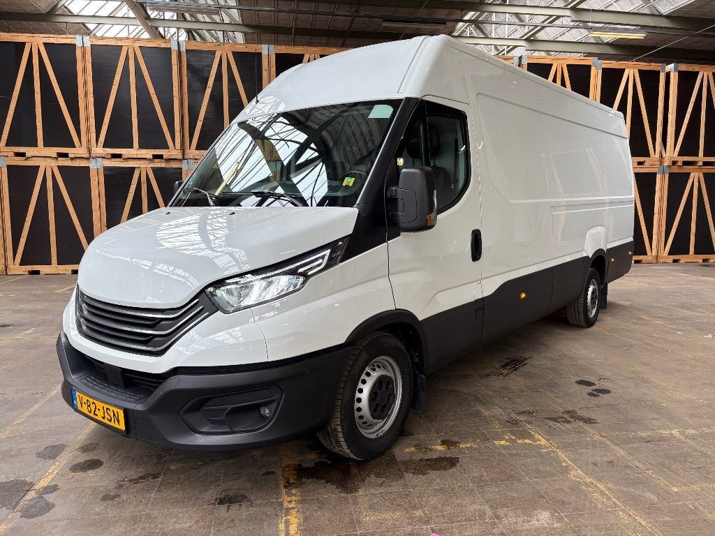 Iveco Daily 35S18 3.0D 129KW, Auto's, Bestelauto's, Automaat, 4 cilinders, Iveco, 2329 kg