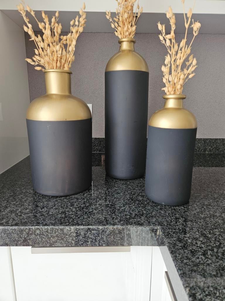 Vazen zwart met goud, Huis en Inrichting, Woonaccessoires | Vazen, Ophalen