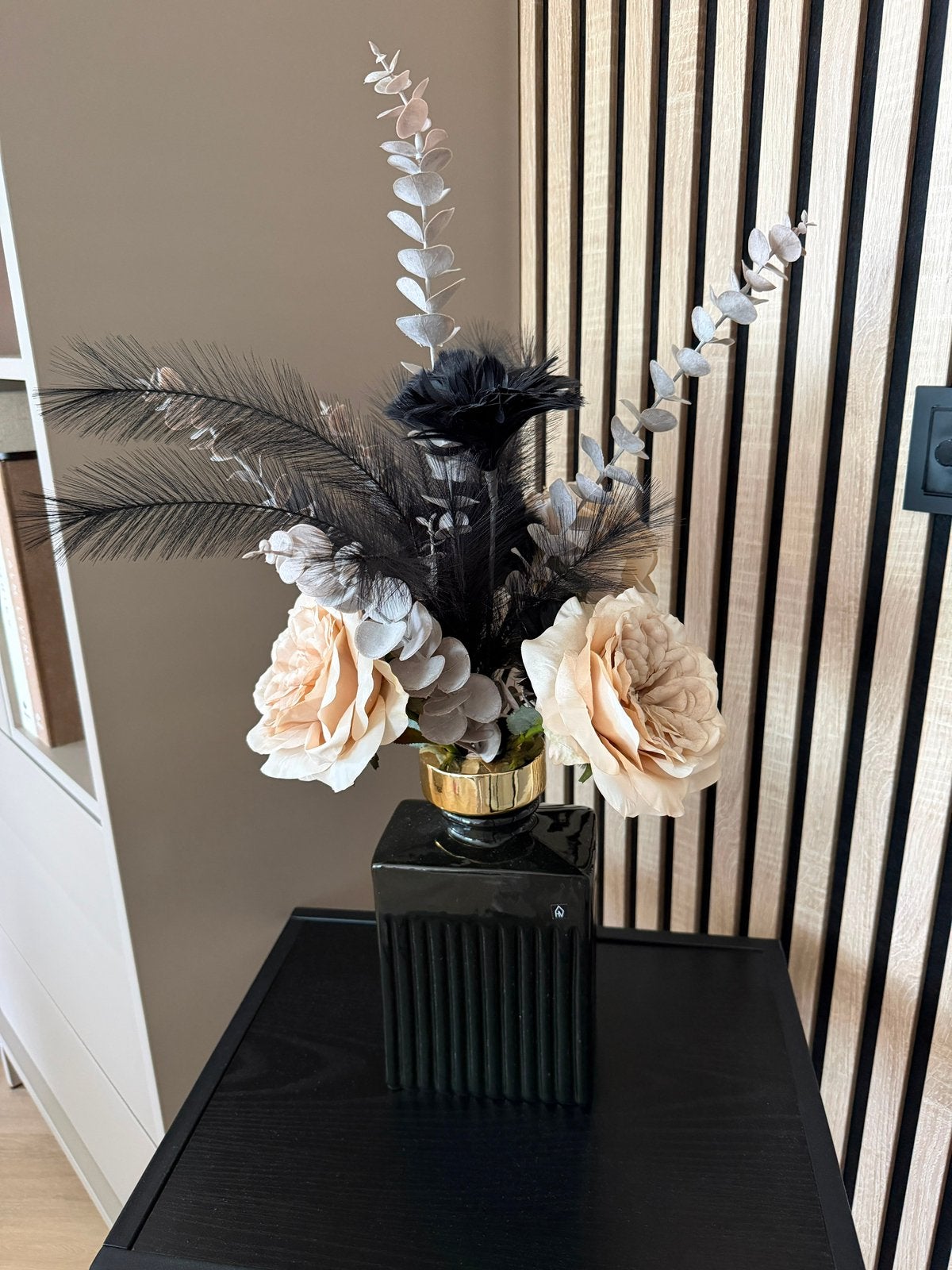 Leuke vaas met zijdebloemen, Ophalen of Verzenden, Zo goed als nieuw