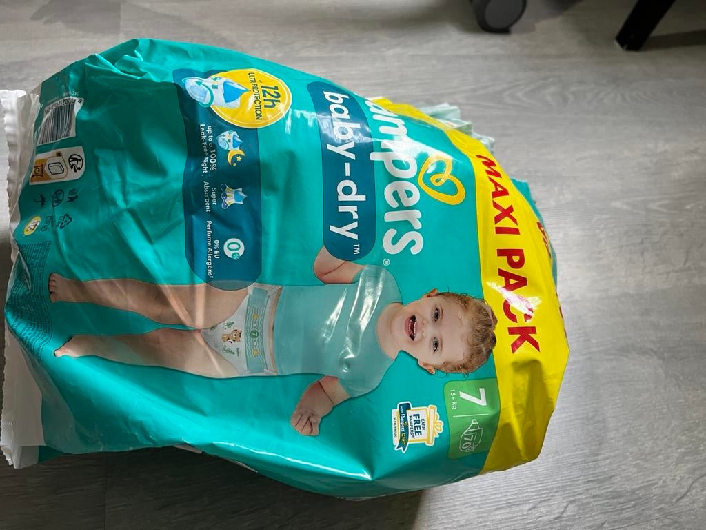 pampers nummer 7, Kinderen en Baby's, Babykleding | Baby-zwemkleding, Zo goed als nieuw, Zwem-accessoire, Meisje, Ophalen