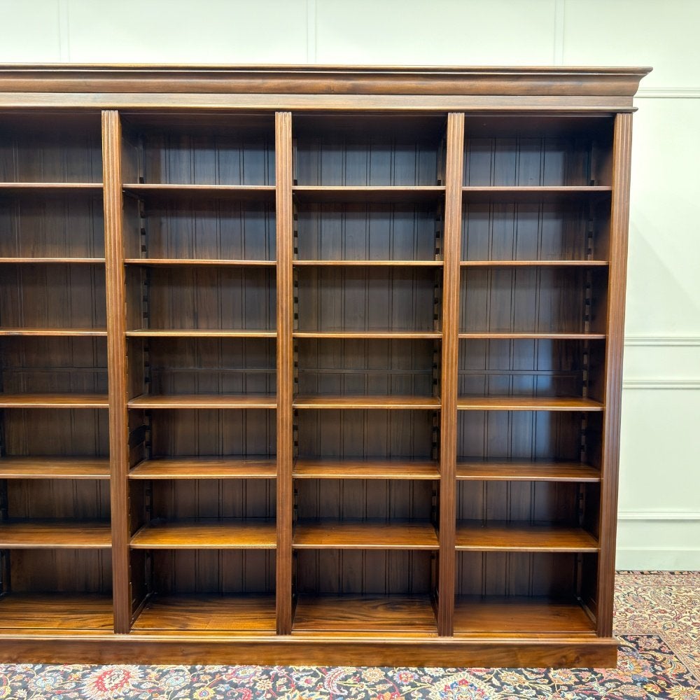 Foto 14 van Grote Klassieke Engelse Open Boekenkast