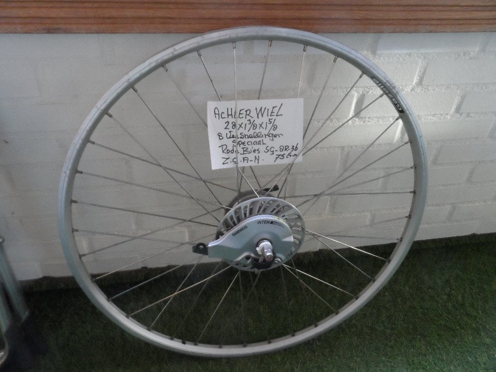 ACHTERWIEL  28 1 3/8  X 1 5/8..  8  VERSN  SPECIAAL, Fietsen en Brommers, Wiel, Ophalen of Verzenden, Zo goed als nieuw, Aluminium