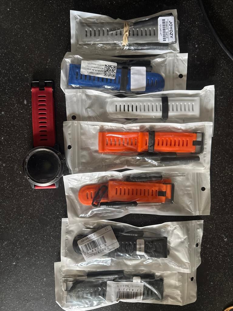 Defecte Garmin Fenix 3 met 7 bandjes, Sieraden, Tassen en Uiterlijk, Sporthorloges, Ophalen of Verzenden, Gebruikt, Rood