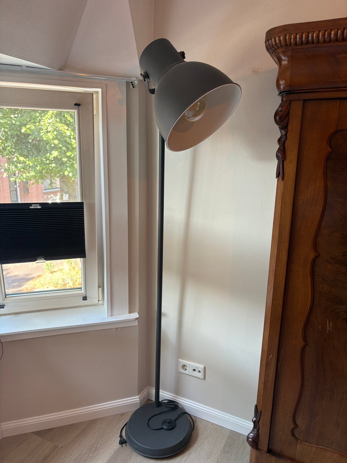 IKEA Hektar staande lamp / vloerlamp, Huis en Inrichting, Lampen | Vloerlampen, Ophalen, Zo goed als nieuw, 150 tot 200 cm