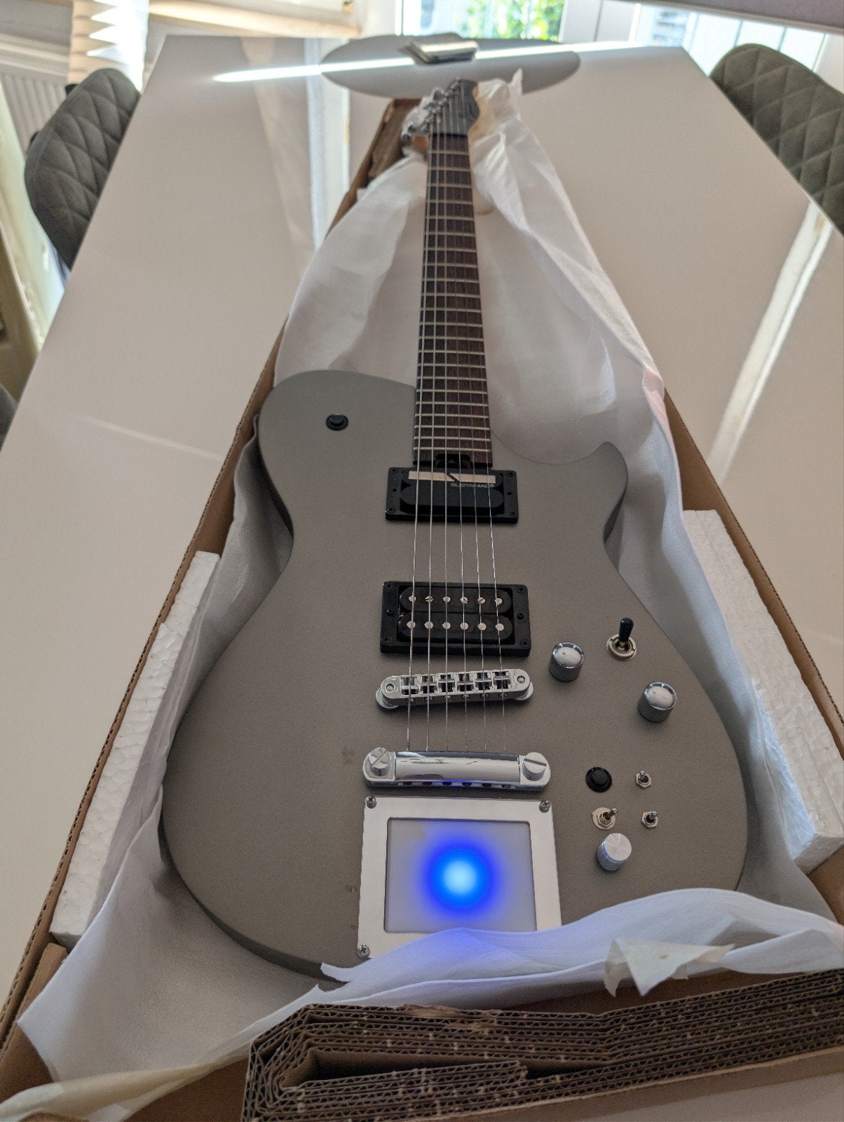 Cort Manson MBM-1 Sustainiac & Midi pad, Muziek en Instrumenten, Snaarinstrumenten | Gitaren | Elektrisch, Ophalen of Verzenden