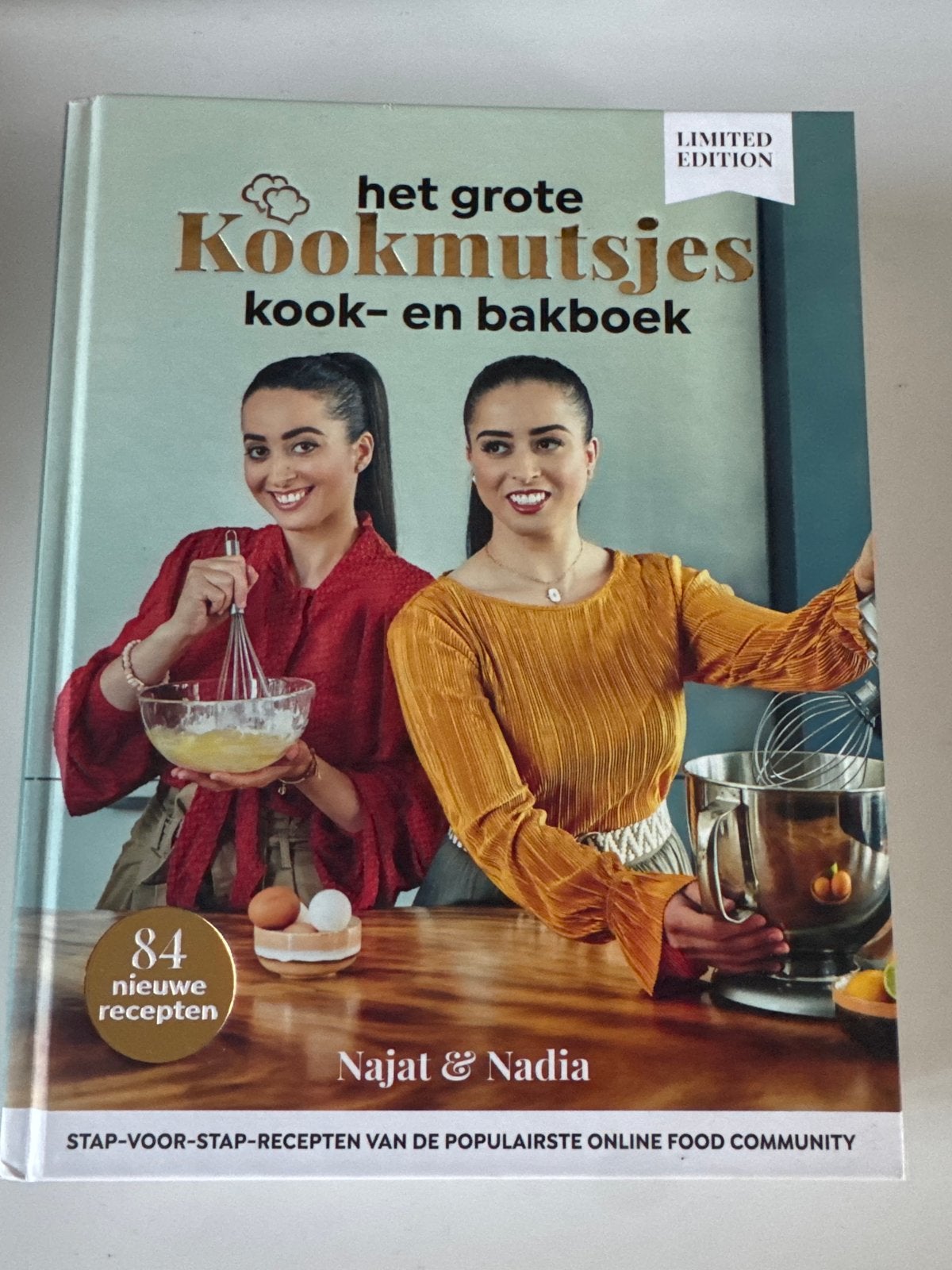 Het Grote Kookmutsjes Kook- en Bakboek - Limited Edition, Boeken, Ophalen of Verzenden, Zo goed als nieuw, Overige gebieden, Hoofdgerechten