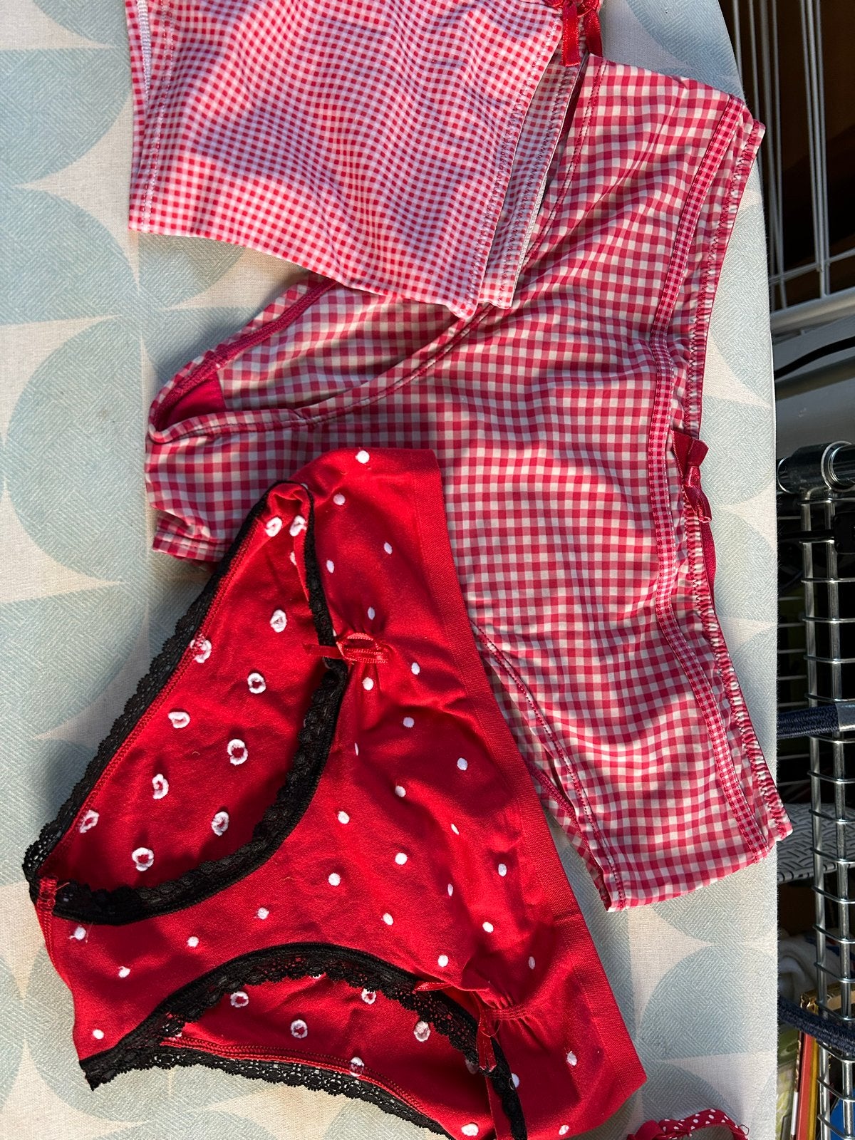 6 slipjes rood wit geruit en stippen, maat M, Kleding | Dames, Ophalen of Verzenden, Rood, Slip
