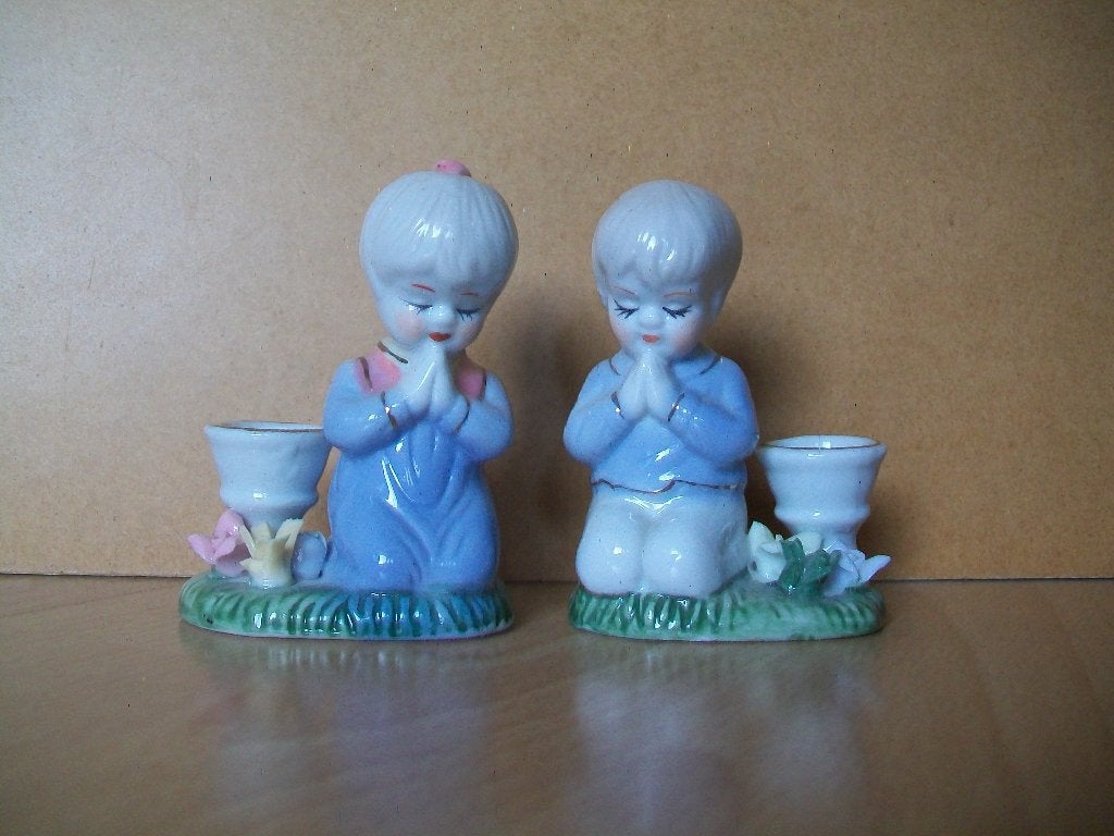 2 mooie porseleinen beeldjes biddende kinderen porselein, Ophalen of Verzenden