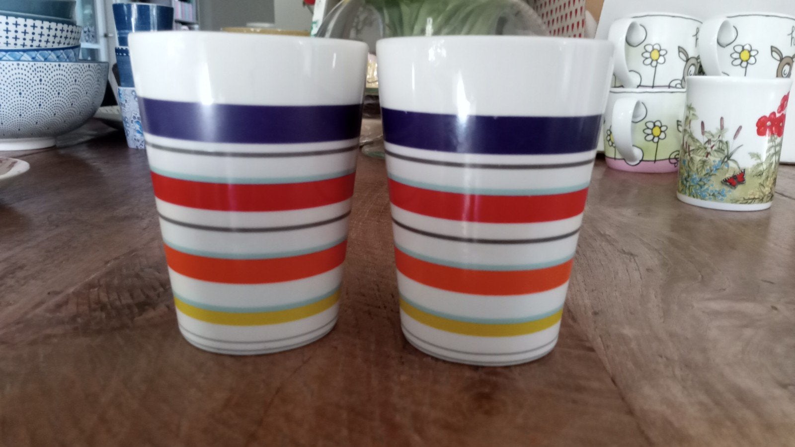 servies bekers streepje Hema 2x, Ophalen of Verzenden, Zo goed als nieuw, Overige stijlen, Kop(pen) en/of Schotel(s)