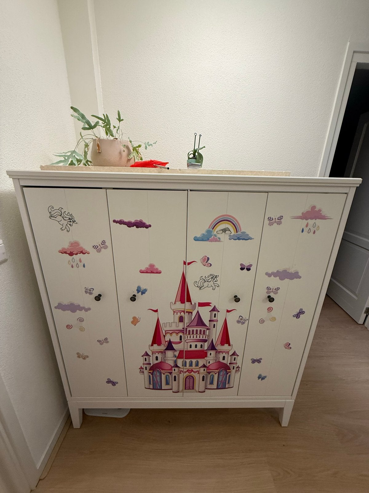 Leuke kast voor kinderkamer met prinsessenkasteel, Gebruikt, Kast, 50 tot 70 cm, 105 cm of meer