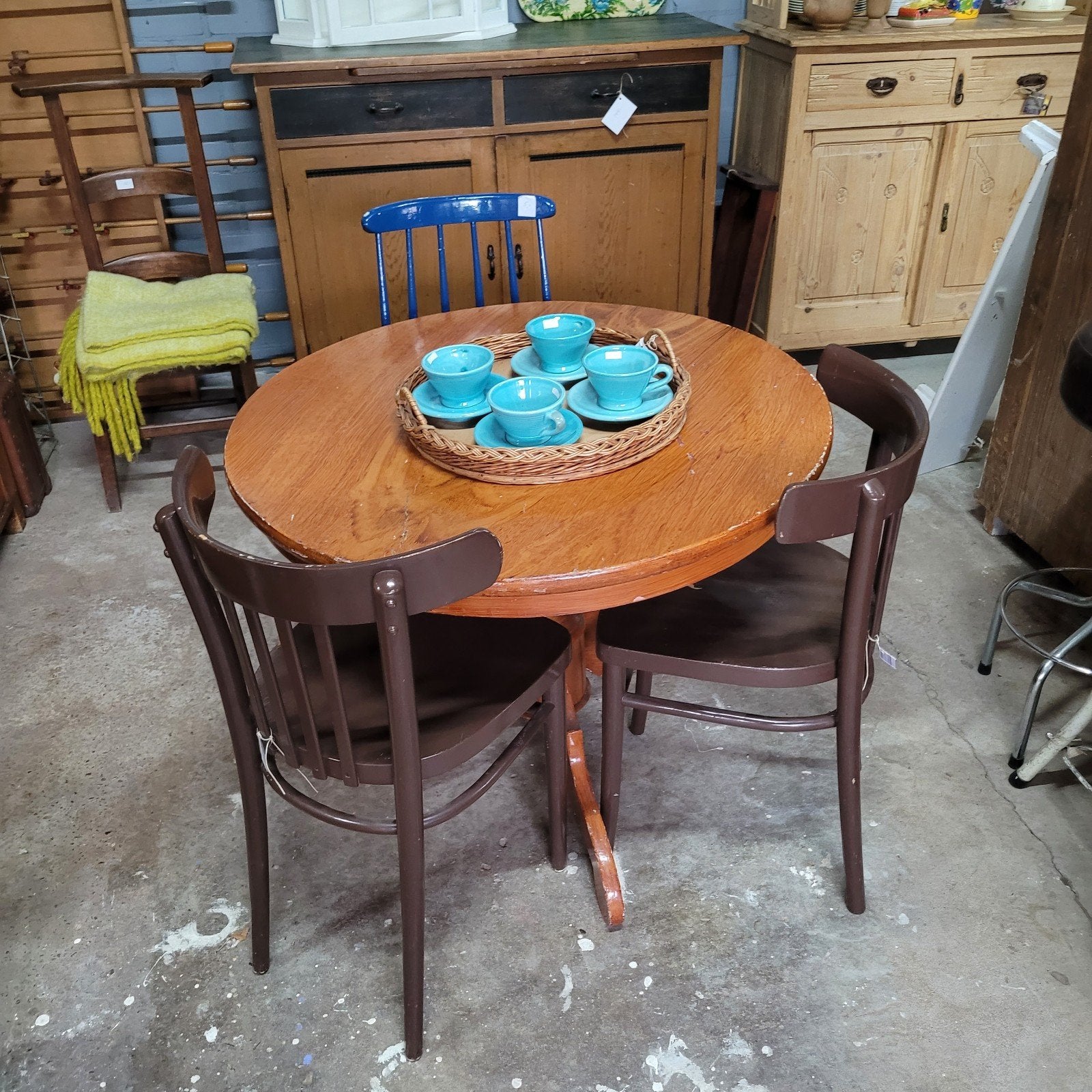 Brocante oude ronde kleine tafel eettafel, Ophalen