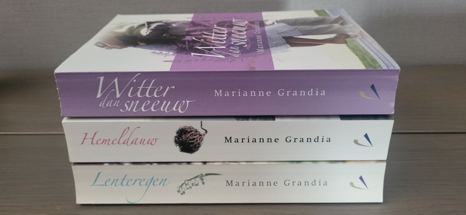 3 Marianne Grandia Boeken, Boeken, Romans, Zo goed als nieuw, Nederland, Ophalen of Verzenden