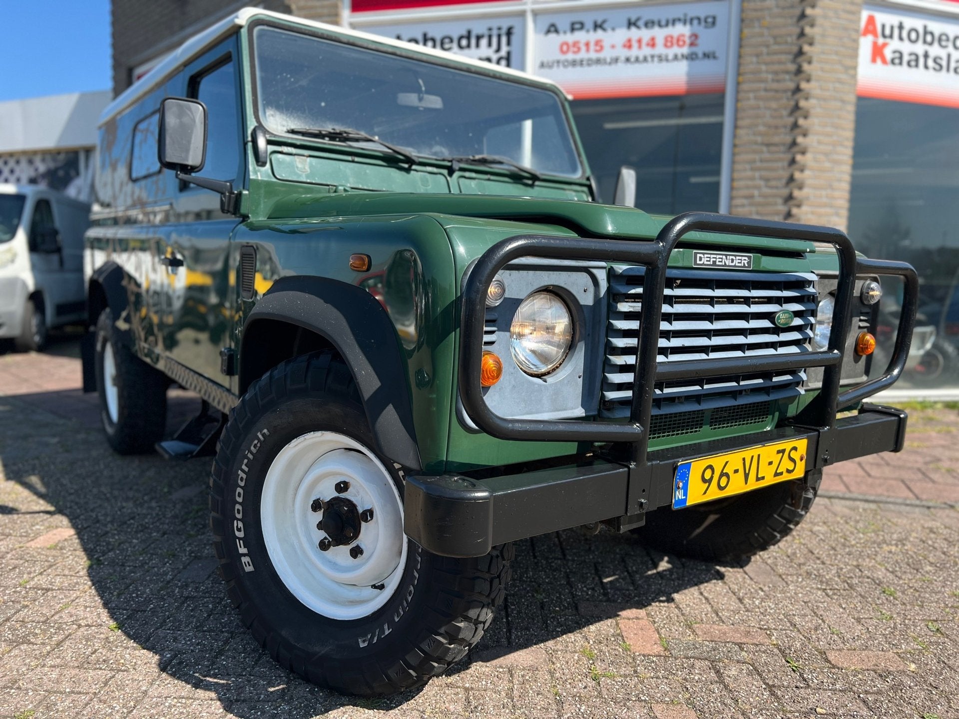 Land Rover Defender 2.5 Td5 110" Hard Top 4x4 - NL Auto! - 2, Auto's, Stof, Zwart, 2495 cc, 122 pk