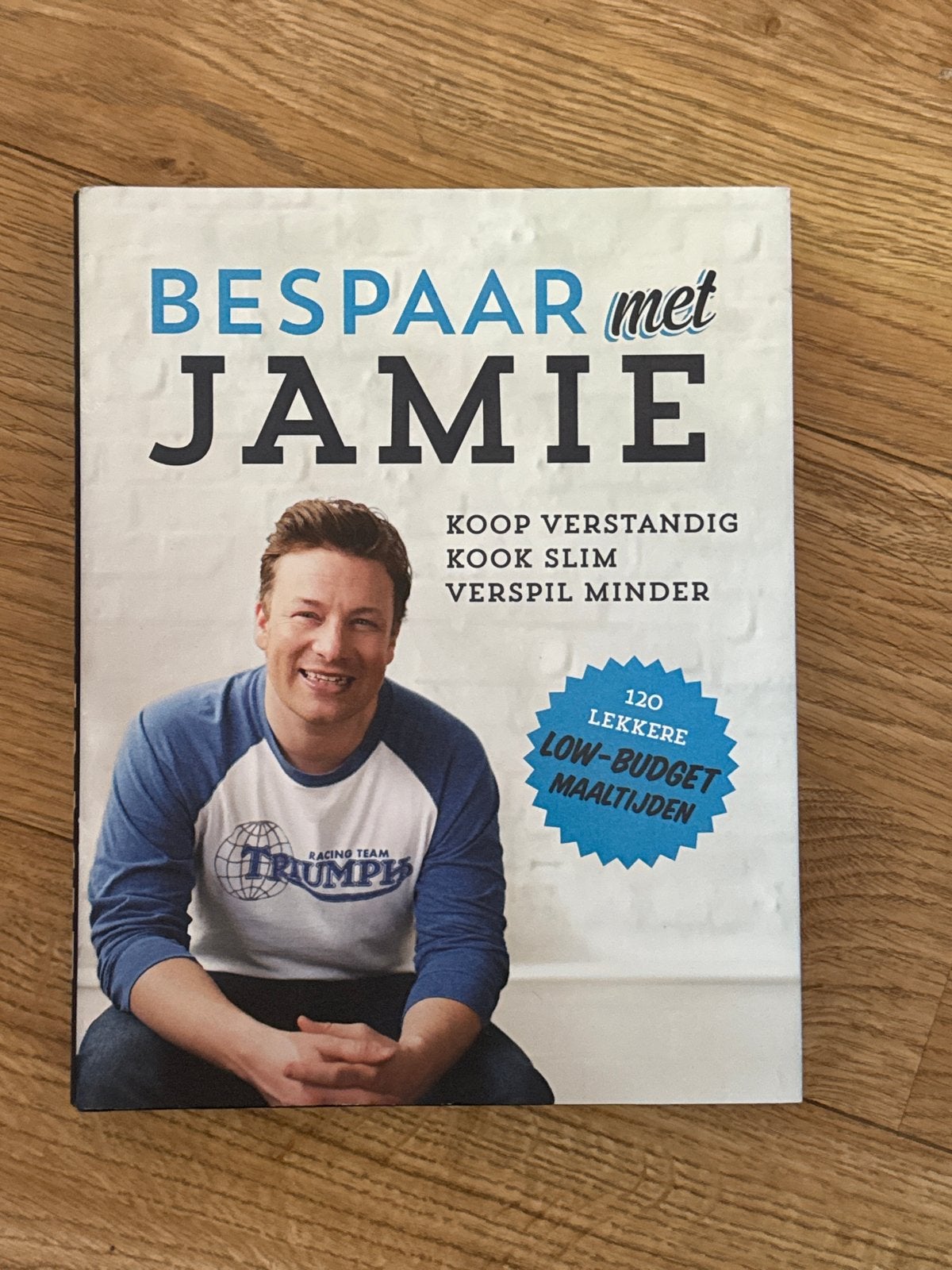 Bespaar met Jamie - Jamie Oliver Kookboek, Boeken, Kookboeken, Hoofdgerechten, Ophalen of Verzenden, Zo goed als nieuw, Gezond koken
