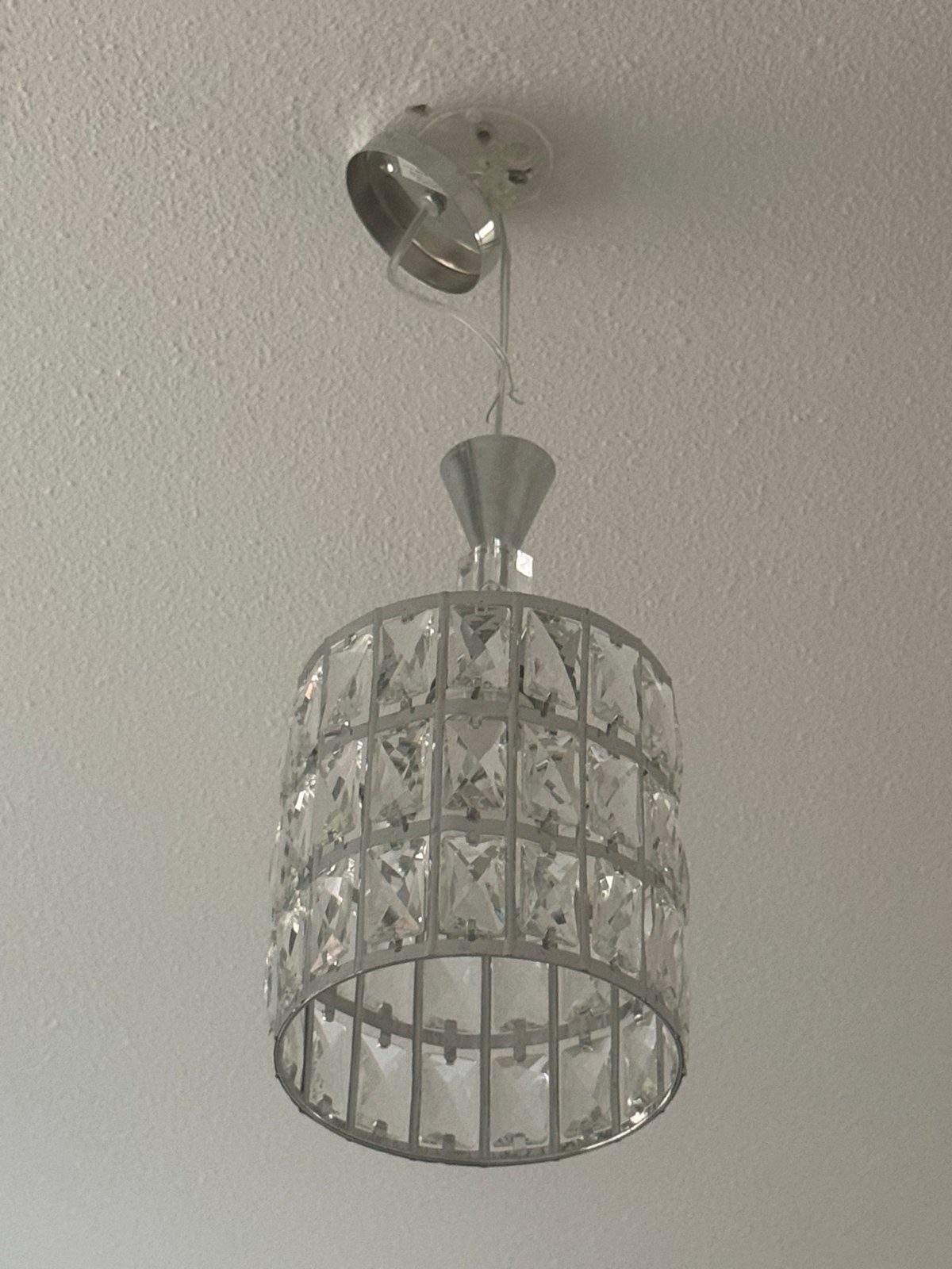 Moderne hanglamp met kristallen details, Ophalen of Verzenden, Zo goed als nieuw, Metaal, E27 (groot)