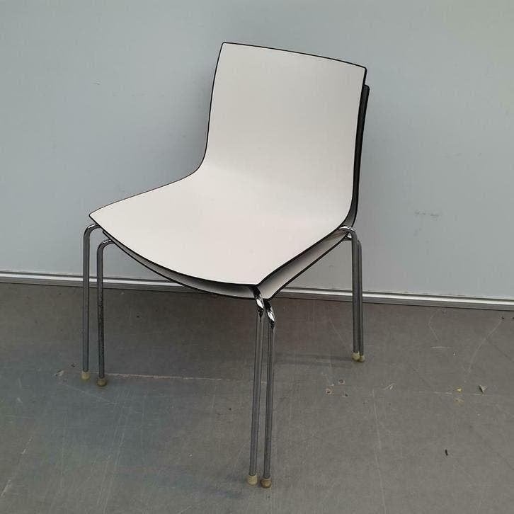 Arper Catifa 46 design stoel kantoorstoel wit/zwart, Ophalen, Kunststof, Gebruikt, Twee
