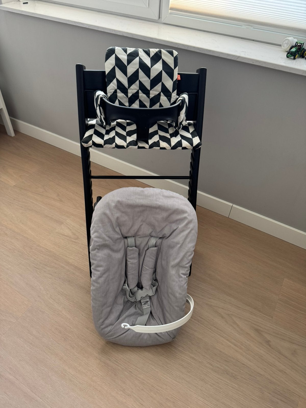 Stokke tripp trapp trip trap met Newborn zwart, Kinderen en Baby's, Kinderstoelen, Ophalen, Zo goed als nieuw, Meegroeistoel