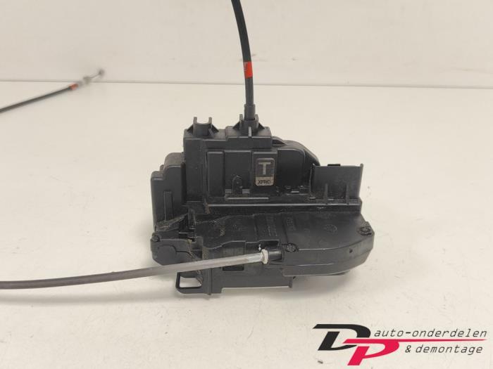 Deurslot Mechaniek 4Deurs rechts-voor van een Nissan Note, Gebruikt, -, -, Ophalen of Verzenden