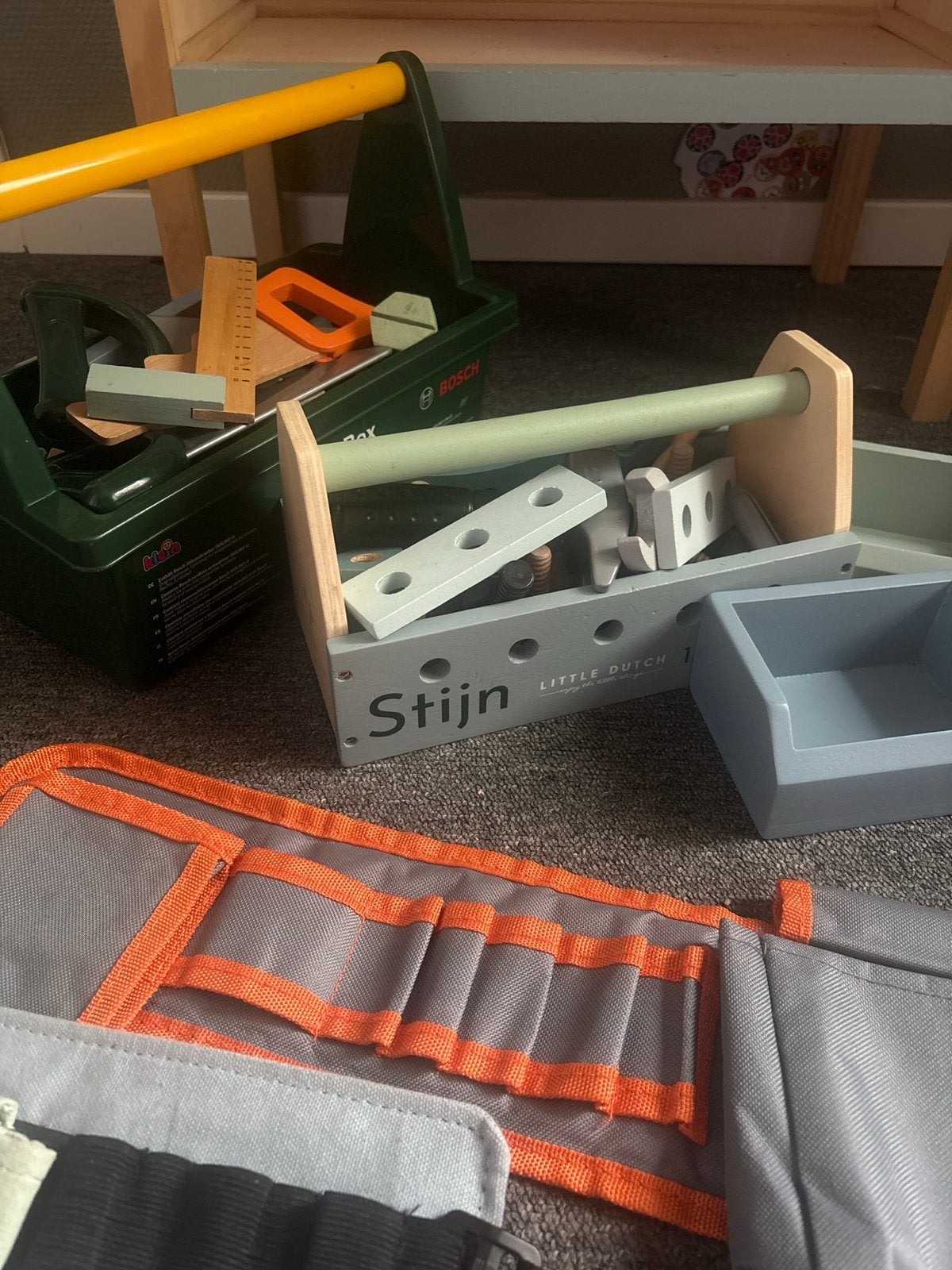 Foto 3 van Little Dutch werkbank met gereedschap en accessoires