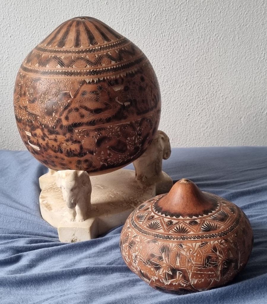 2 prachtige hand gegraveerde Kalebassen., Ophalen of Verzenden