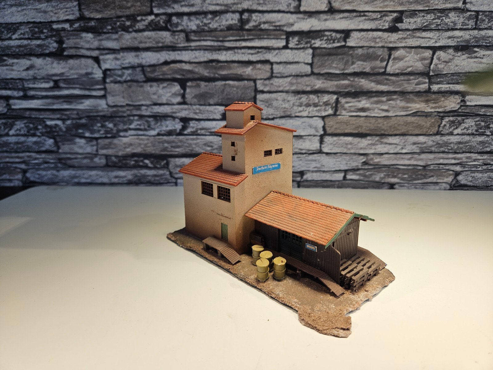 Fabrieksgebouw industrie N spoor modeltrein 1:160, Overige merken, Gebruikt, Gelijkstroom of Wisselstroom, Brug, Tunnel of Gebouw