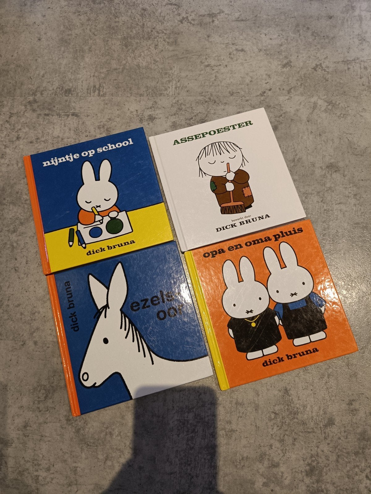 Dick Bruna Nijntje Boekjes - 4 stuks, Boeken, Ophalen of Verzenden, Zo goed als nieuw, Dick Bruna, 2 tot 3 jaar