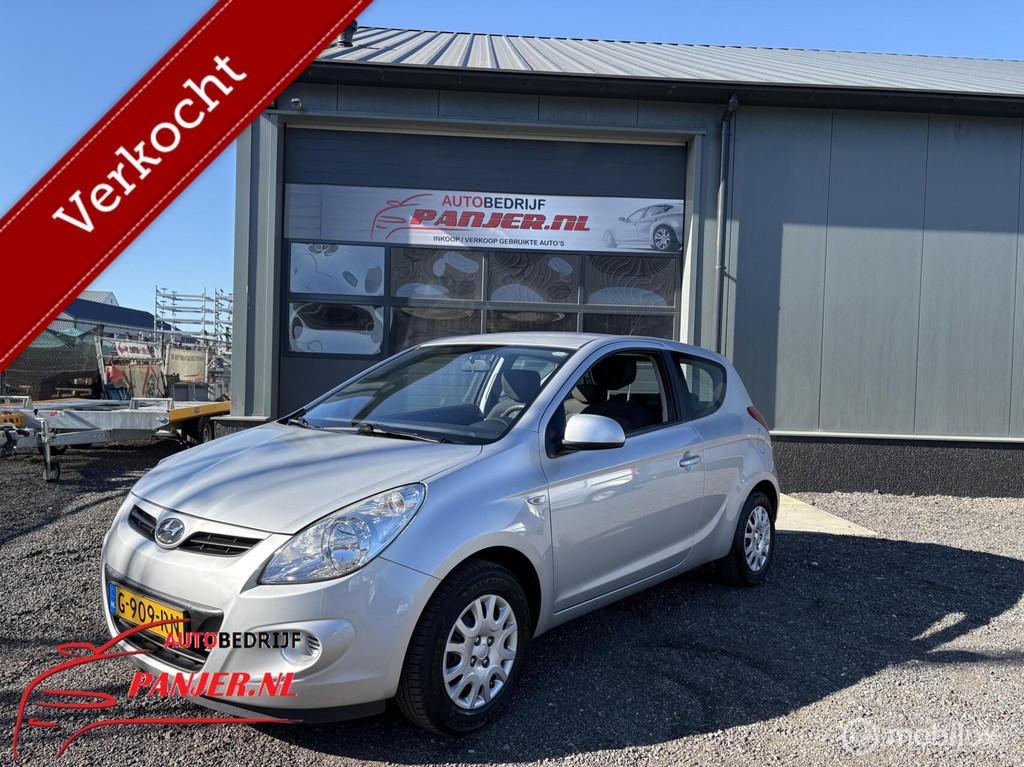 Hyundai i20 1.2i i-Drive "AIRCO+ZUINIG+WEINIG KM+NETJES", Auto's, Voorwielaandrijving, Euro 5, Gebruikt, 4 cilinders