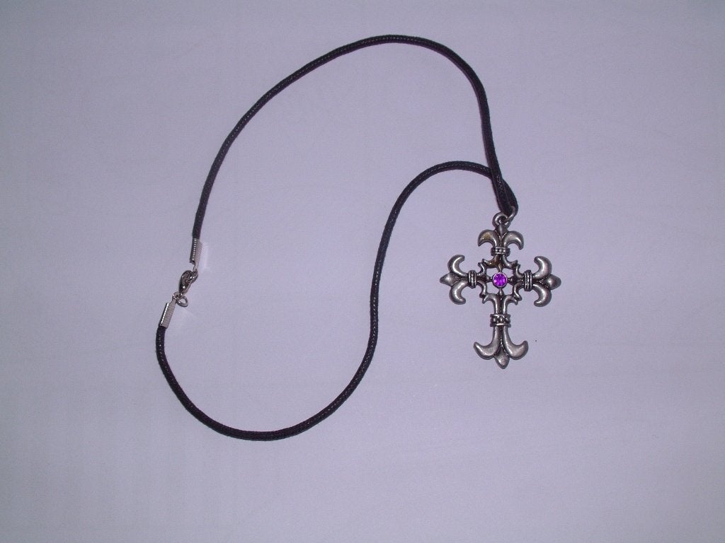 Mooi vintage kruis met paarse steen aan koord, Ophalen of Verzenden, Zo goed als nieuw, Overige kleuren, Overige materialen