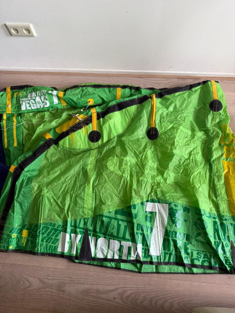 Kitesurfing Kit Bundle without board. (Kite-Bar-Waist-Suit), Twintip, 10 m², Ophalen of Verzenden, Zo goed als nieuw