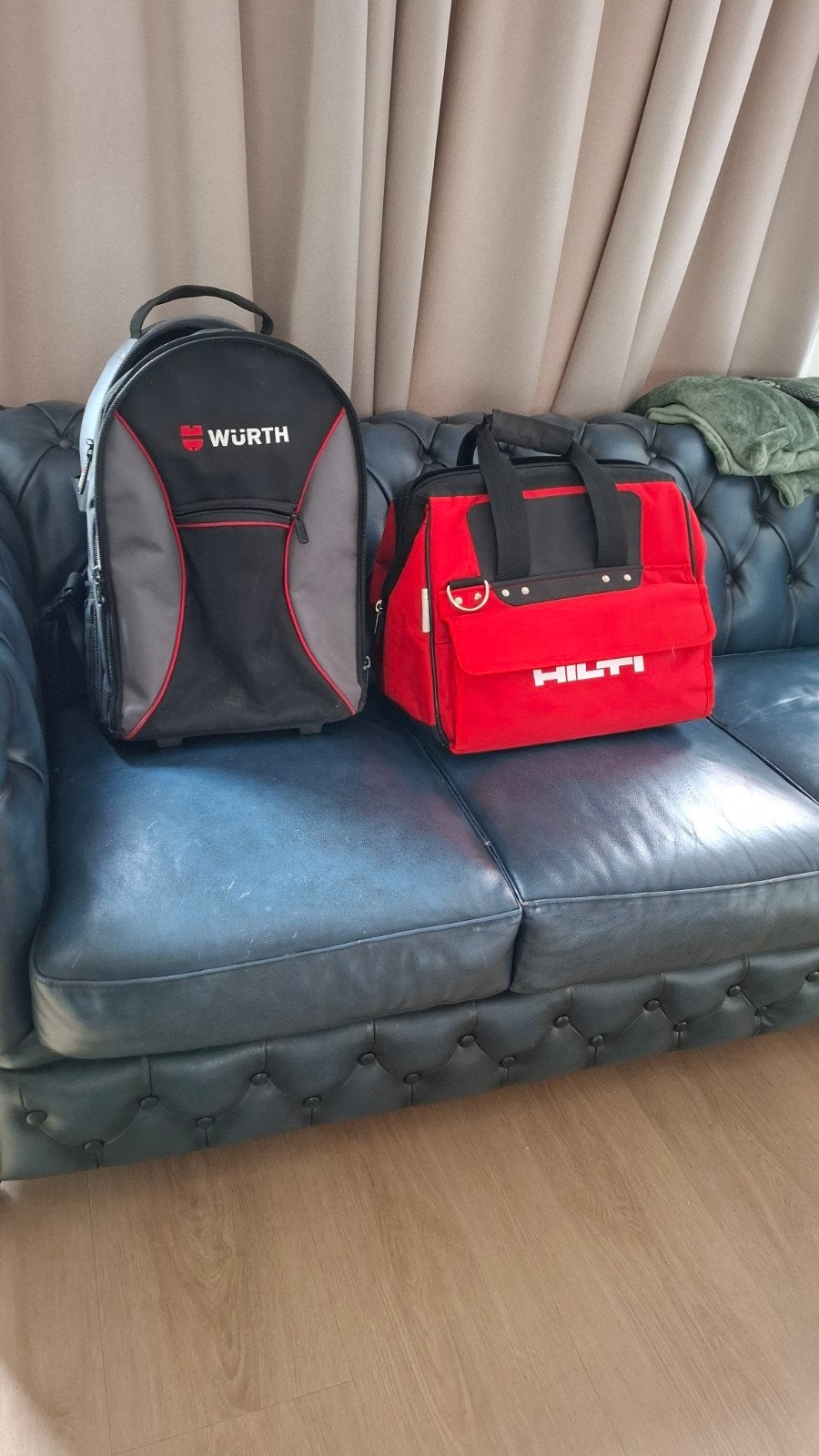 hilti en wurth tas zgan., Verzenden, Zo goed als nieuw, 30 cm of meer, Minder dan 35 cm