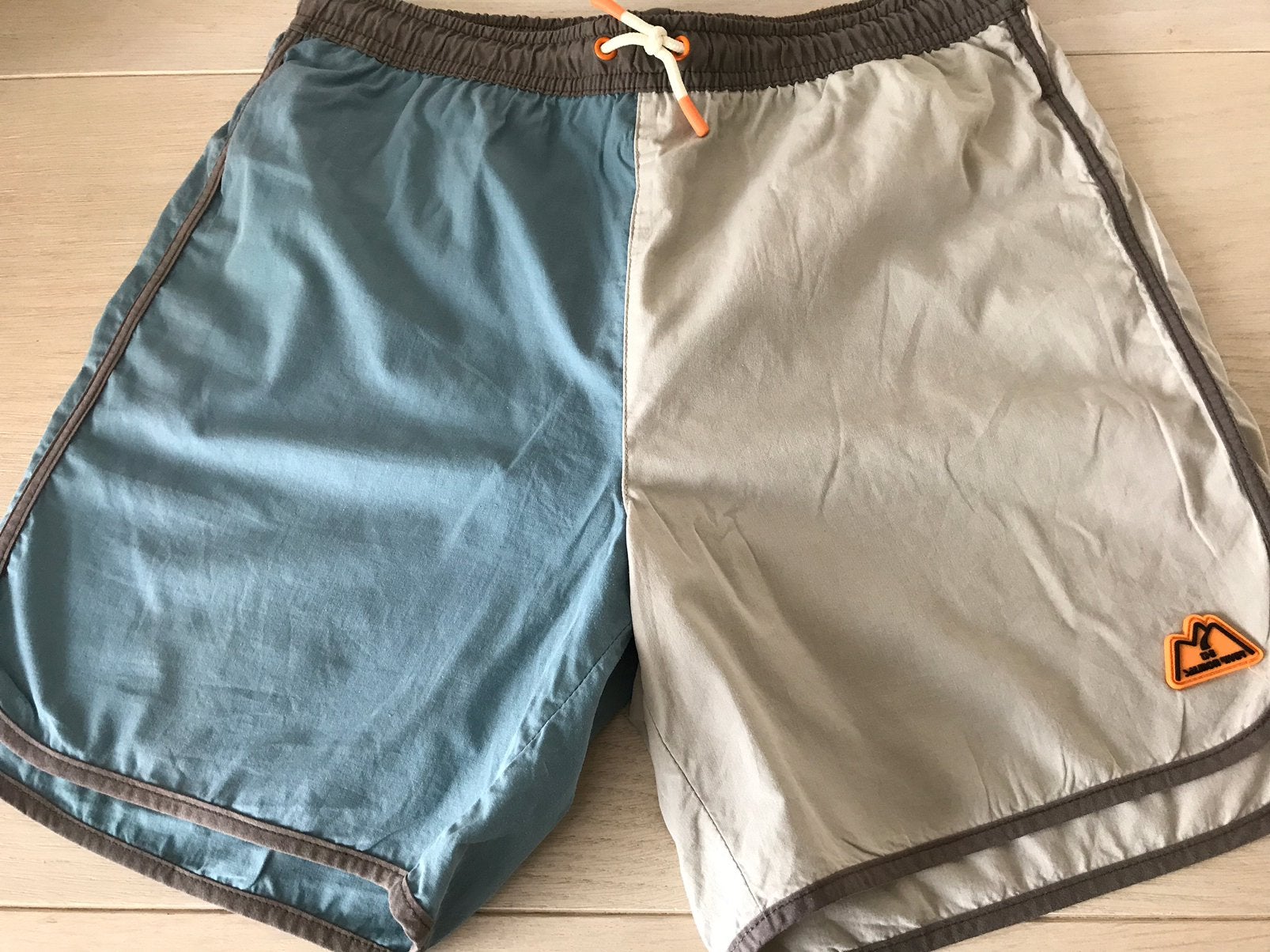 ZARA. ZWEMBROEK. ( the salmon river ) maat 164, Ophalen, Zo goed als nieuw, Maat 164, Zwembroek