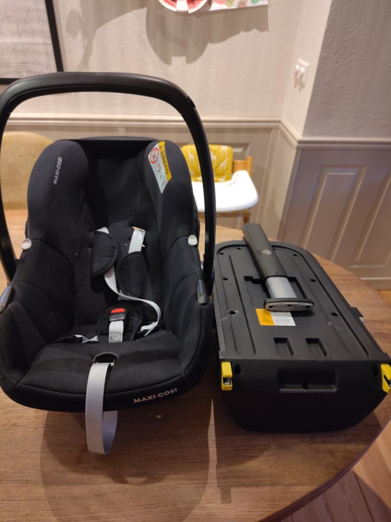 Maxi-Cosi (2024) + base Cabriofix i-size, Kinderen en Baby's, Autostoeltjes, Ophalen, Zo goed als nieuw, Isofix, 0 t/m 13 kg