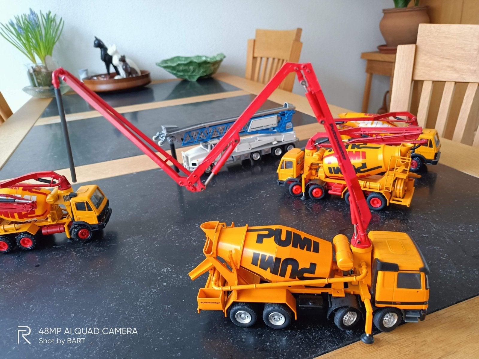 M-B ACTROS 4AS PUMI POMPMIXER CONRAD, Ophalen of Verzenden, Zo goed als nieuw, Bus of Vrachtwagen, Conrad