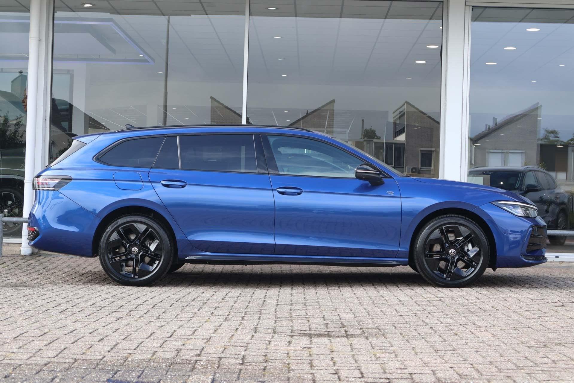 Volkswagen Passat Variant 1.5 eHybrid 272pk R-Line Edition |, Auto's, 12 maanden, Stof, Euro 6, 4 cilinders