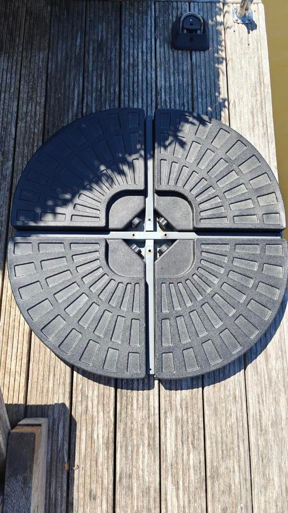 Zweef parasol houder met gevulde tegels, Tuin en Terras, Parasols, Ophalen, Gebruikt, Minder dan 1 meter, Parasolvoet