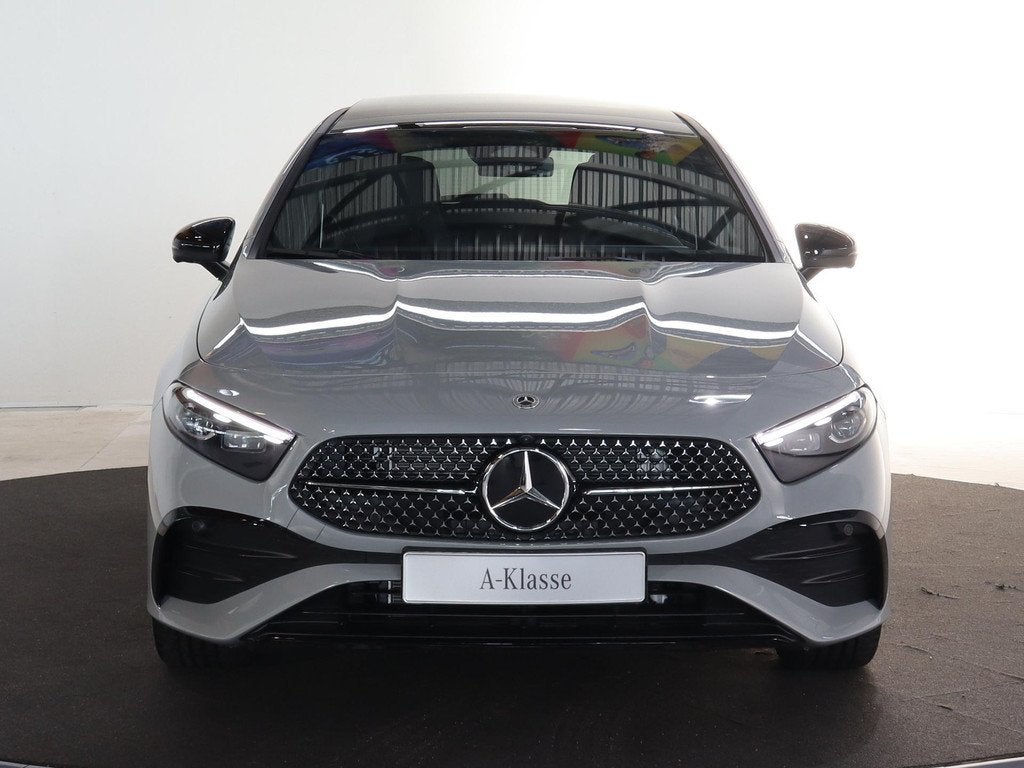 Mercedes-Benz A-Klasse 250e Business Solution AMG | Panorama, Auto's, Mercedes-Benz, Automatische klimaatregeling, 4 cilinders