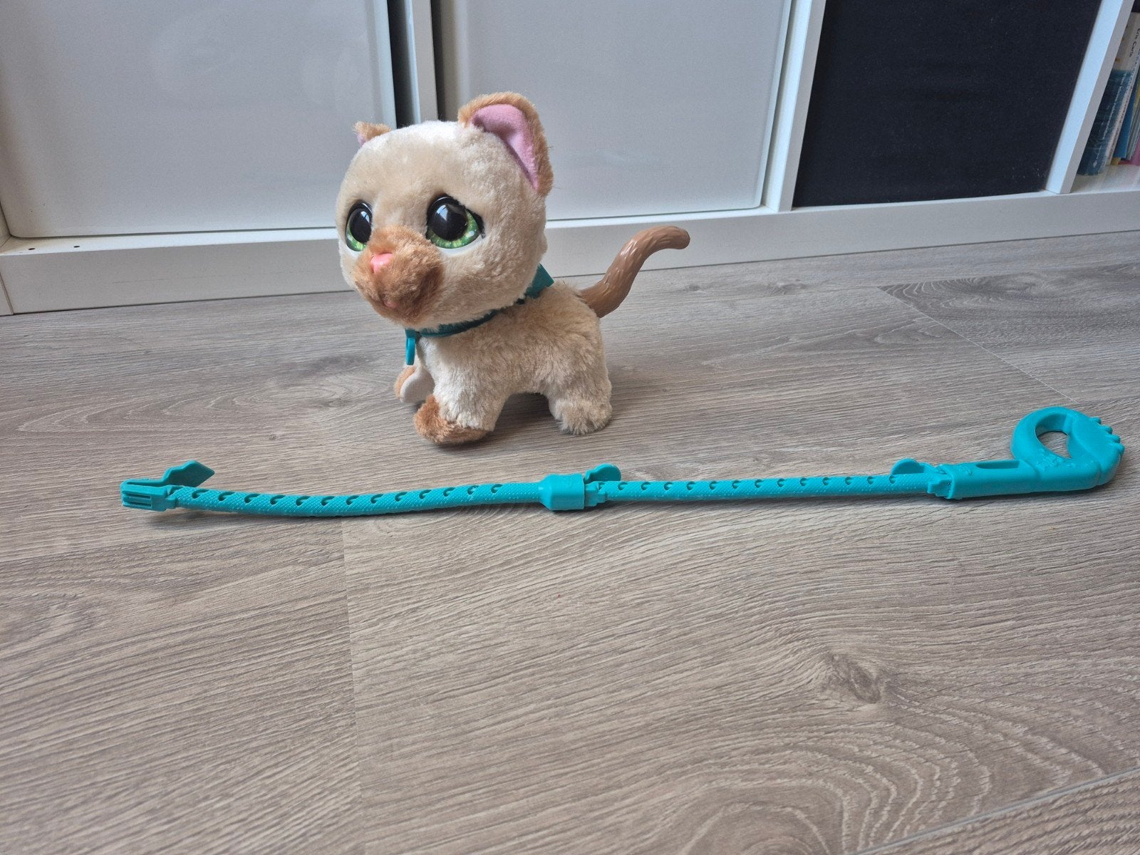 Furreal friend kat met looplijn - Zo goed als nieuw, Kinderen en Baby's, Ophalen, Zo goed als nieuw, Kat, Overige merken