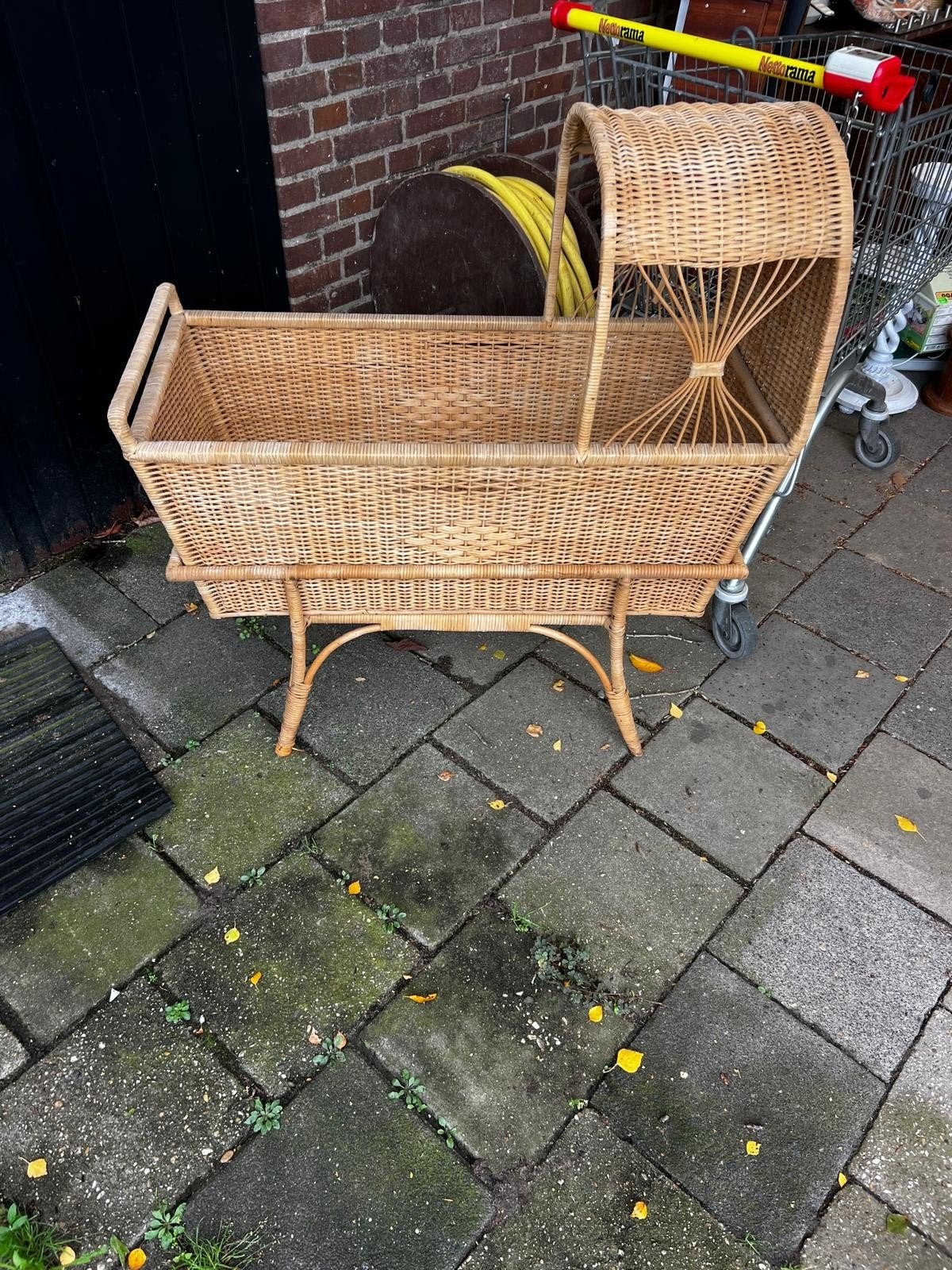 rieten wieg, Ophalen