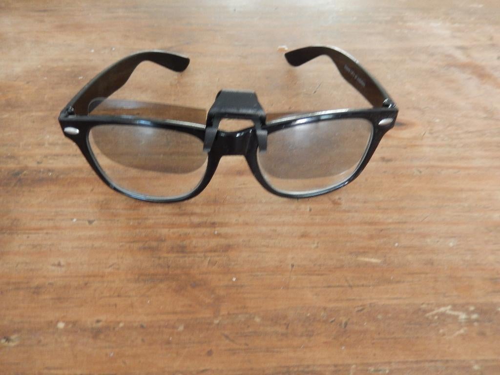 Plastic bril met opstuksetje voor de zon, Ophalen, Zo goed als nieuw, Bril, Overige merken