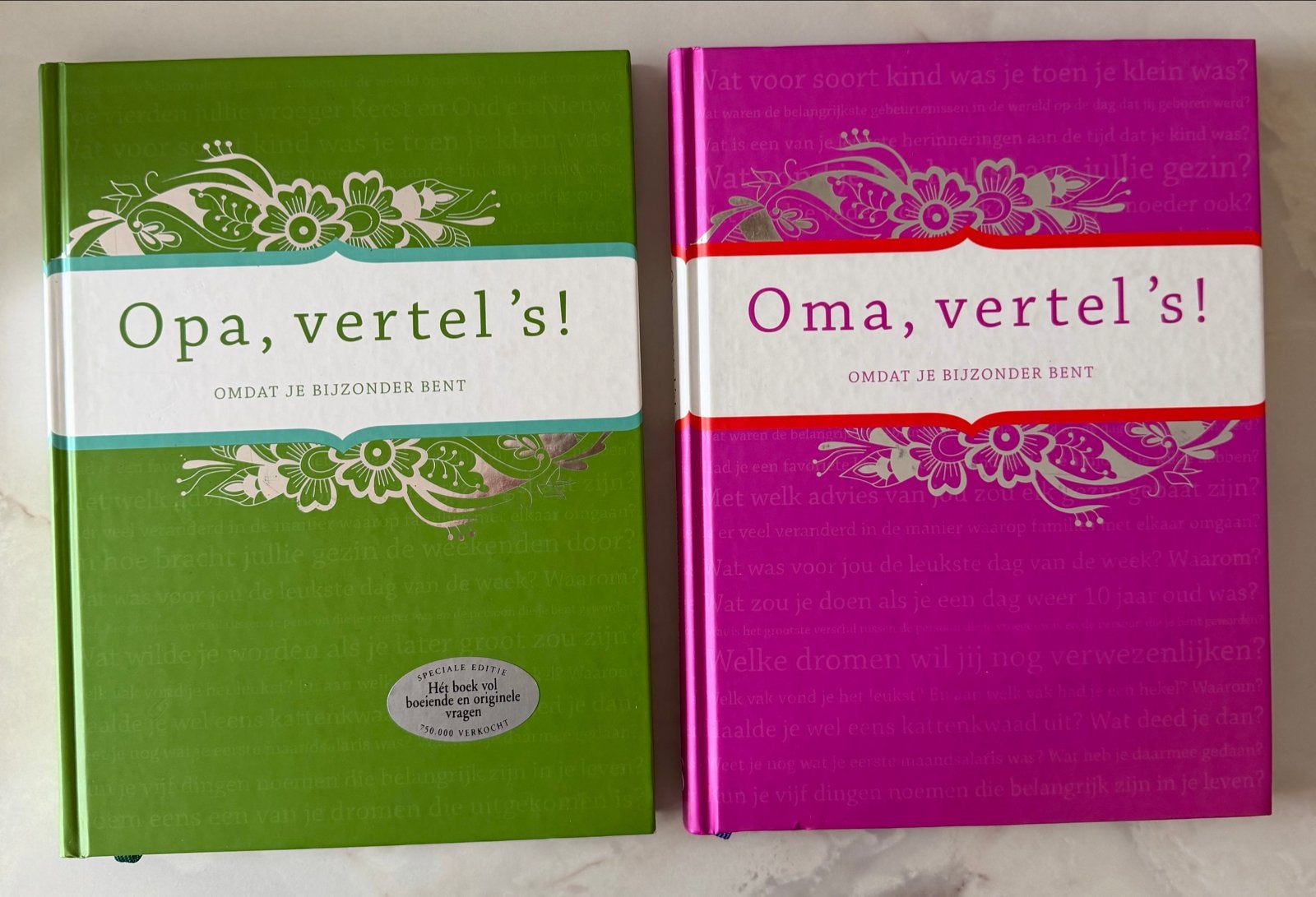 Opa, vertel 's! & Oma, vertel 's! - Cadeauboeken, Boeken, Ophalen of Verzenden, Zo goed als nieuw